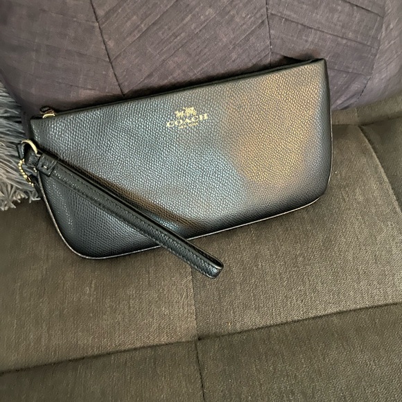 COPY - Coach Large Zip Wristlet - Picture 2 of 4